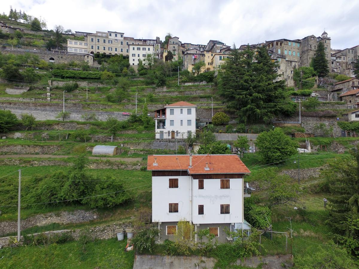 Casa Vacanze Da Oscar Villa Triora Luaran gambar