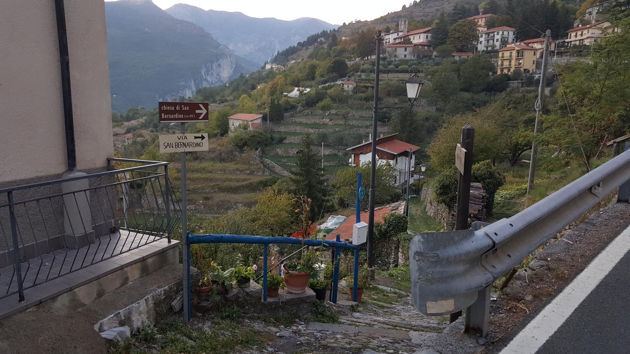 Casa Vacanze Da Oscar Villa Triora Luaran gambar